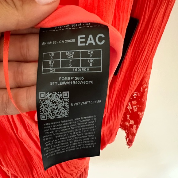 Guess coral romper - Picture 5 of 9